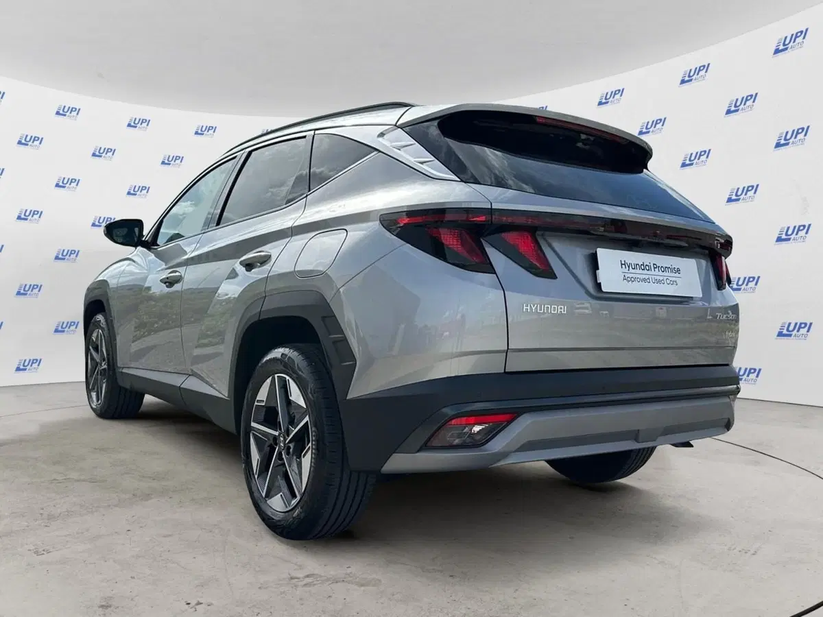 Hyundai Tucson nuova a Pistoia (4)