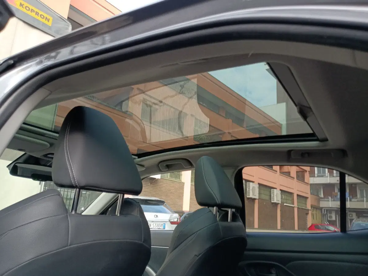 Toyota Yaris Cross usata a Milano (19)