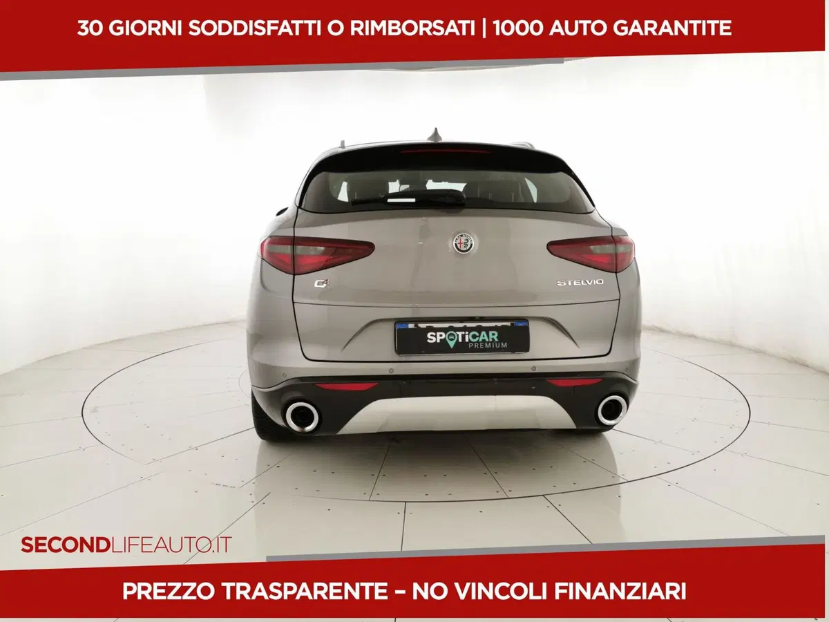 Alfa Romeo Stelvio usata a Chieti (3)