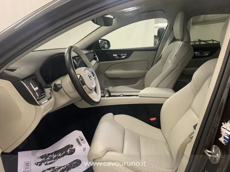 Volvo V60 Cross Country usata a Ferrara (17)