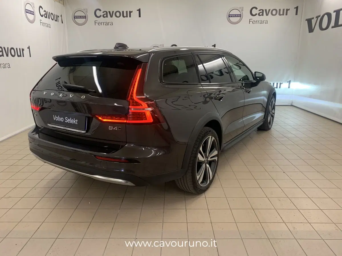 Volvo V60 Cross Country usata a Ferrara (9)