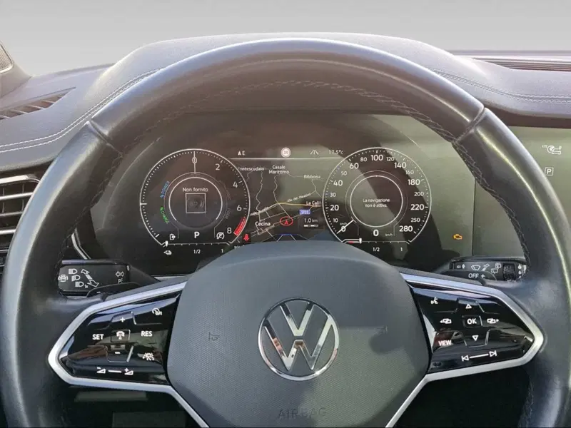 Volkswagen Touareg usata a Livorno (10)