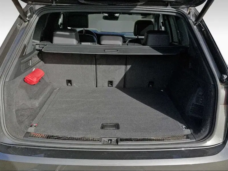 Volkswagen Touareg usata a Livorno (12)