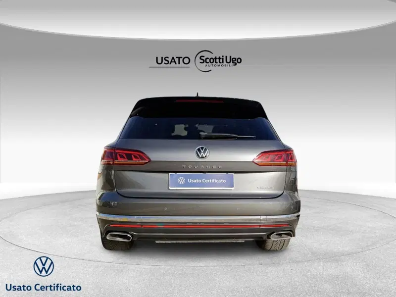 Volkswagen Touareg usata a Livorno (4)