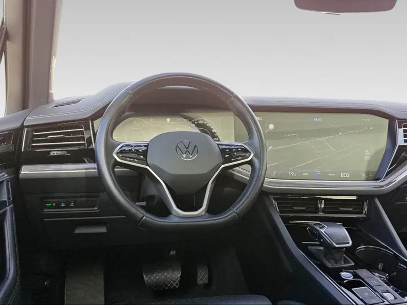 Volkswagen Touareg usata a Livorno (8)