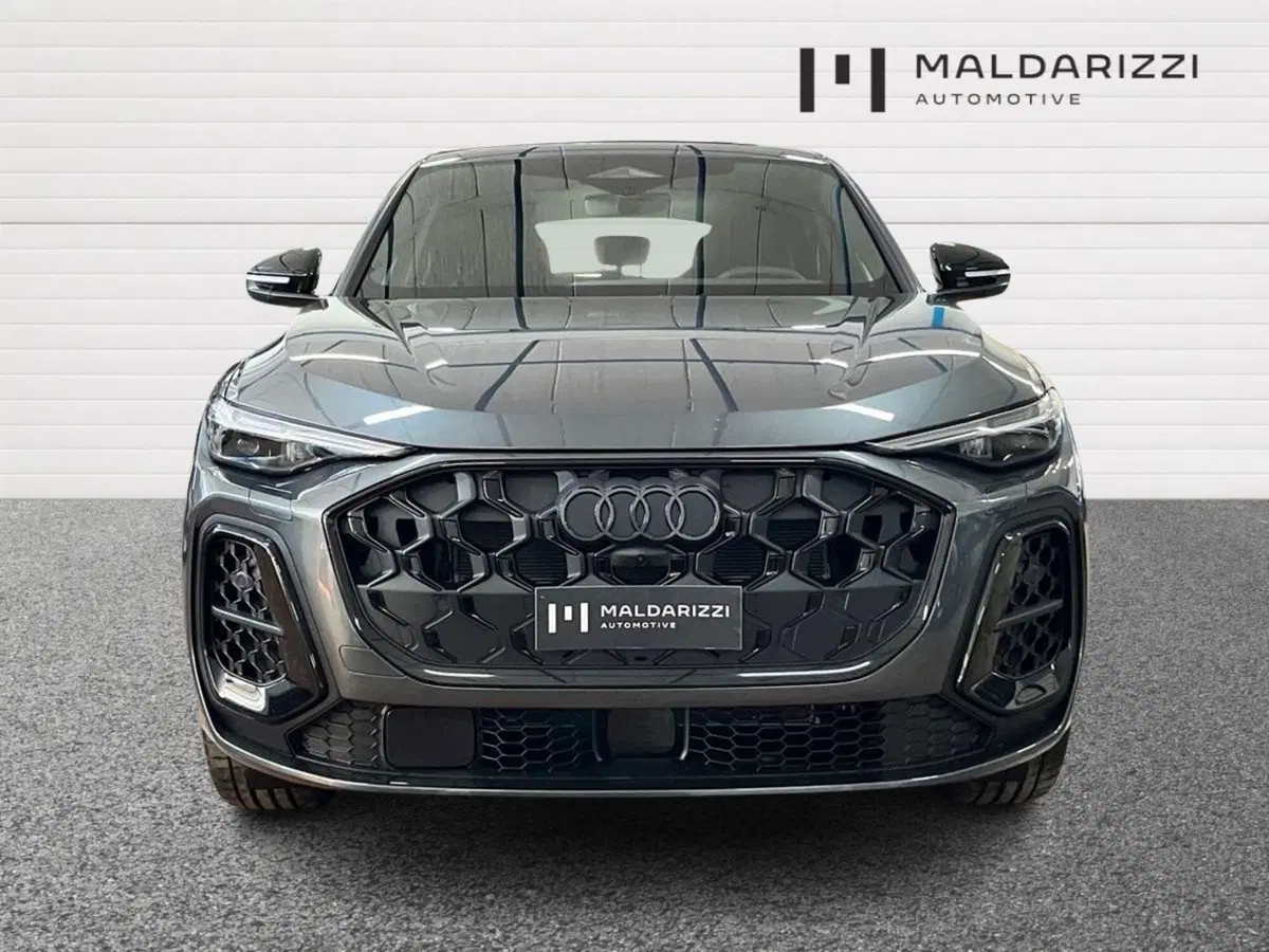 Audi Q5 Sportback nuova a Bari (2)