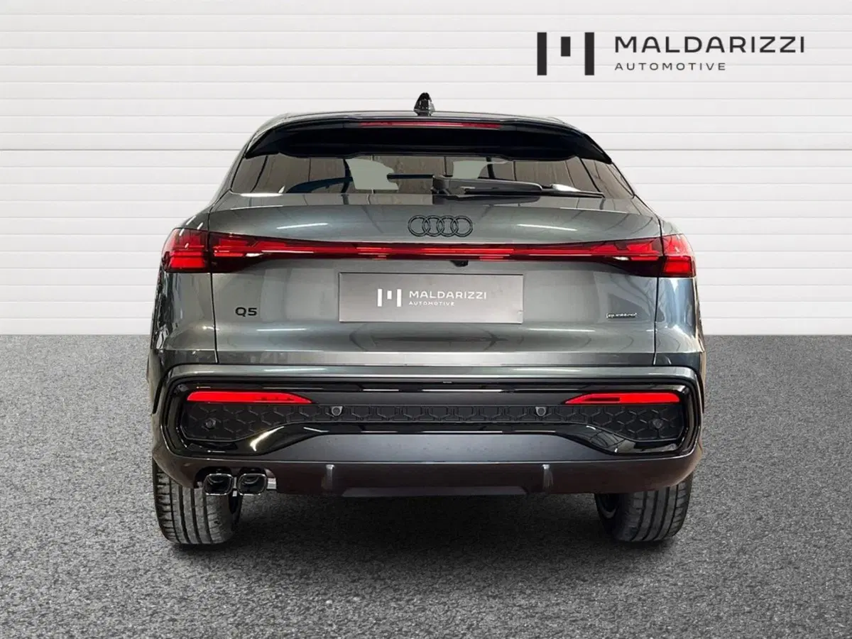 Audi Q5 Sportback nuova a Bari (3)