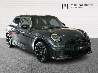 MINI Mini 2.0 Cooper S JCW 5 porte del 2025 usata a Bari