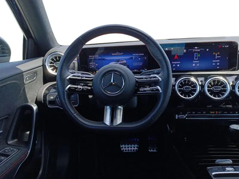 Mercedes-Benz Classe A usata a Bari (11)
