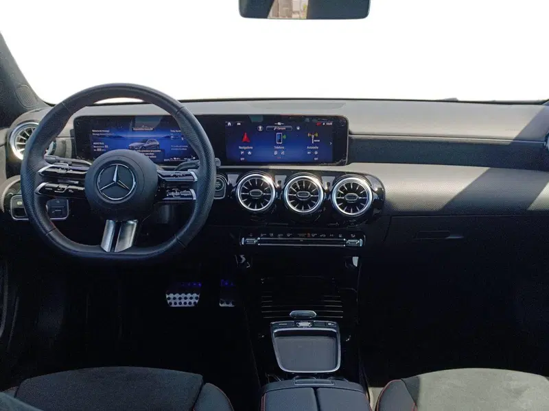 Mercedes-Benz Classe A usata a Bari (9)