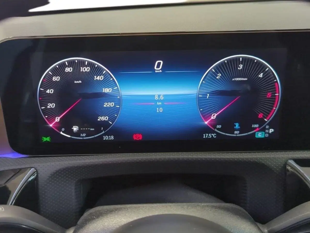 Mercedes-Benz Classe A Sedan nuova a Ancona (9)