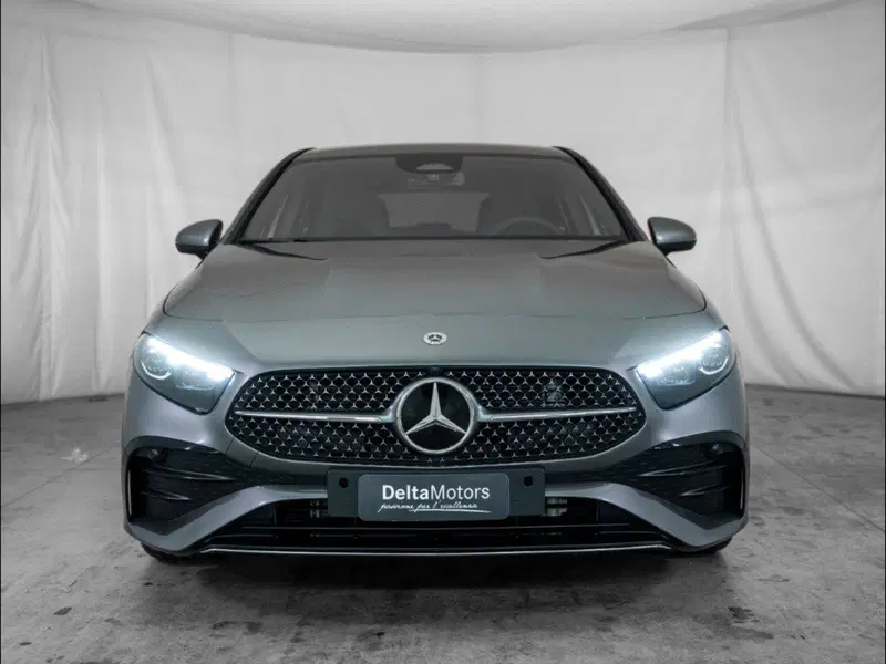 Mercedes-Benz Classe A Sedan nuova a Macerata (5)