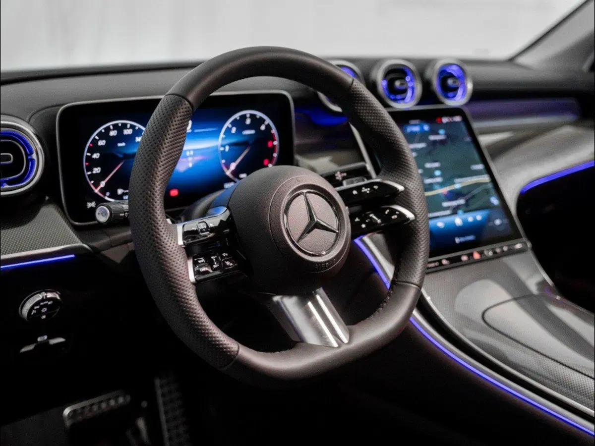 Mercedes-Benz GLC SUV nuova a Macerata (13)