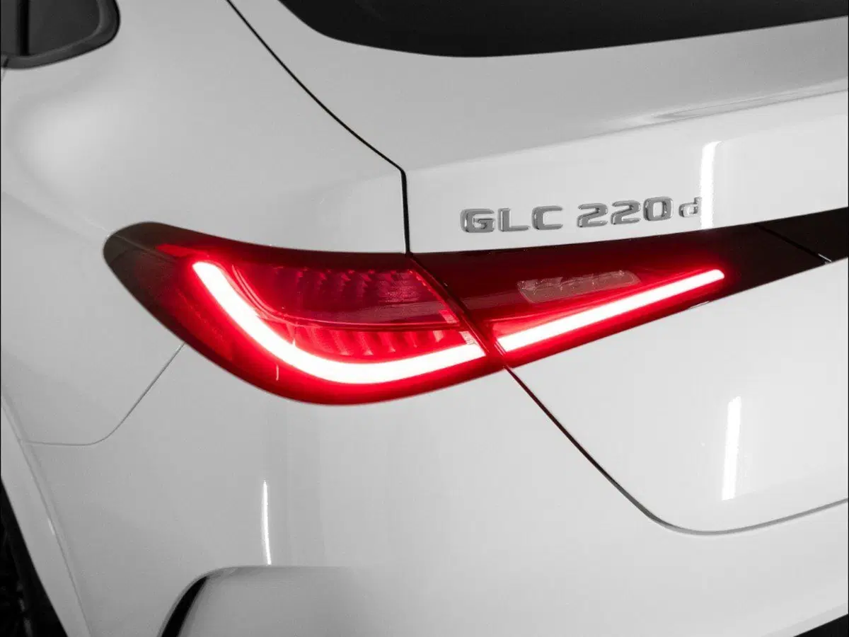 Mercedes-Benz GLC SUV nuova a Macerata (8)