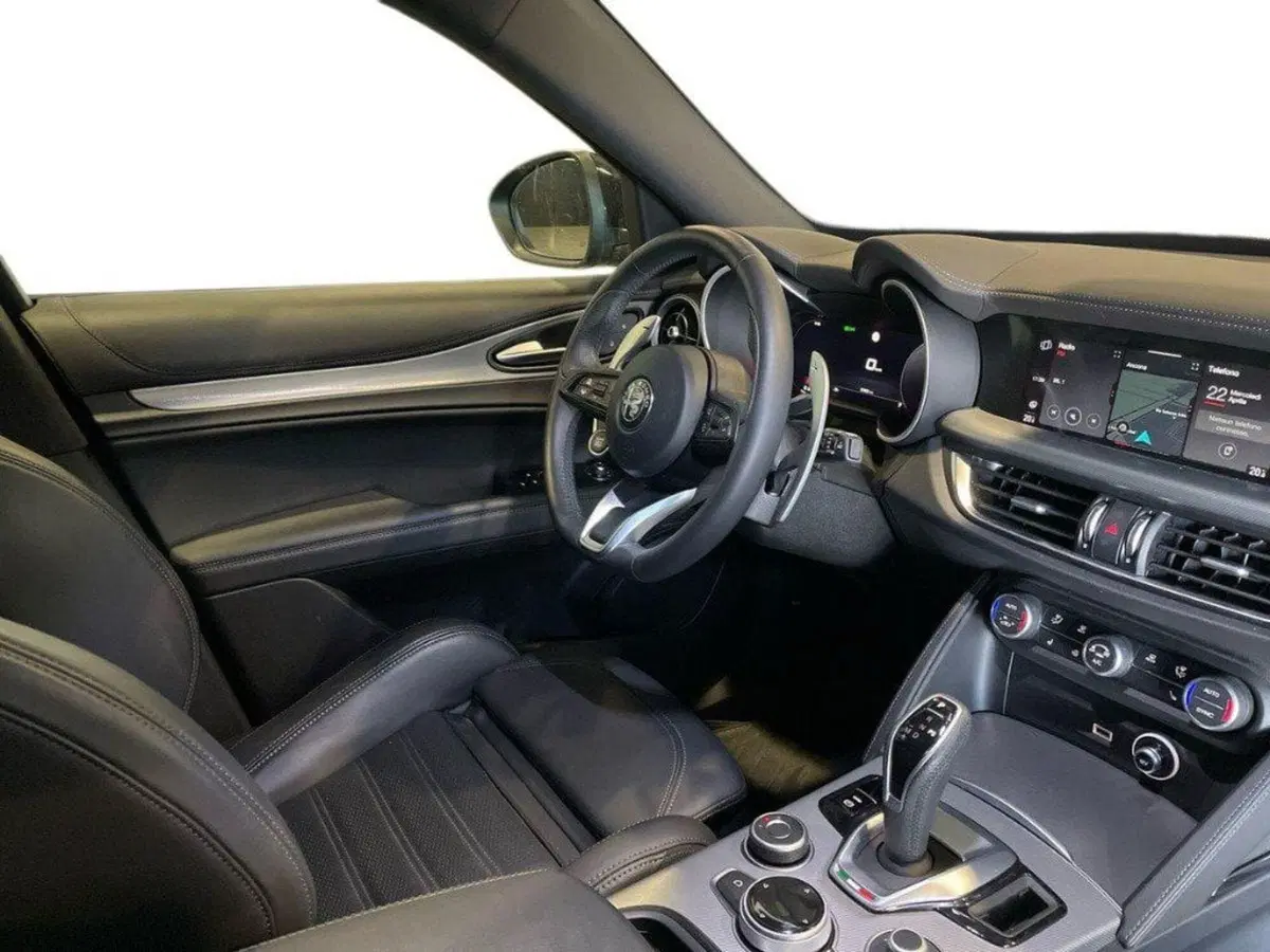 Alfa Romeo Stelvio usata a Macerata (12)