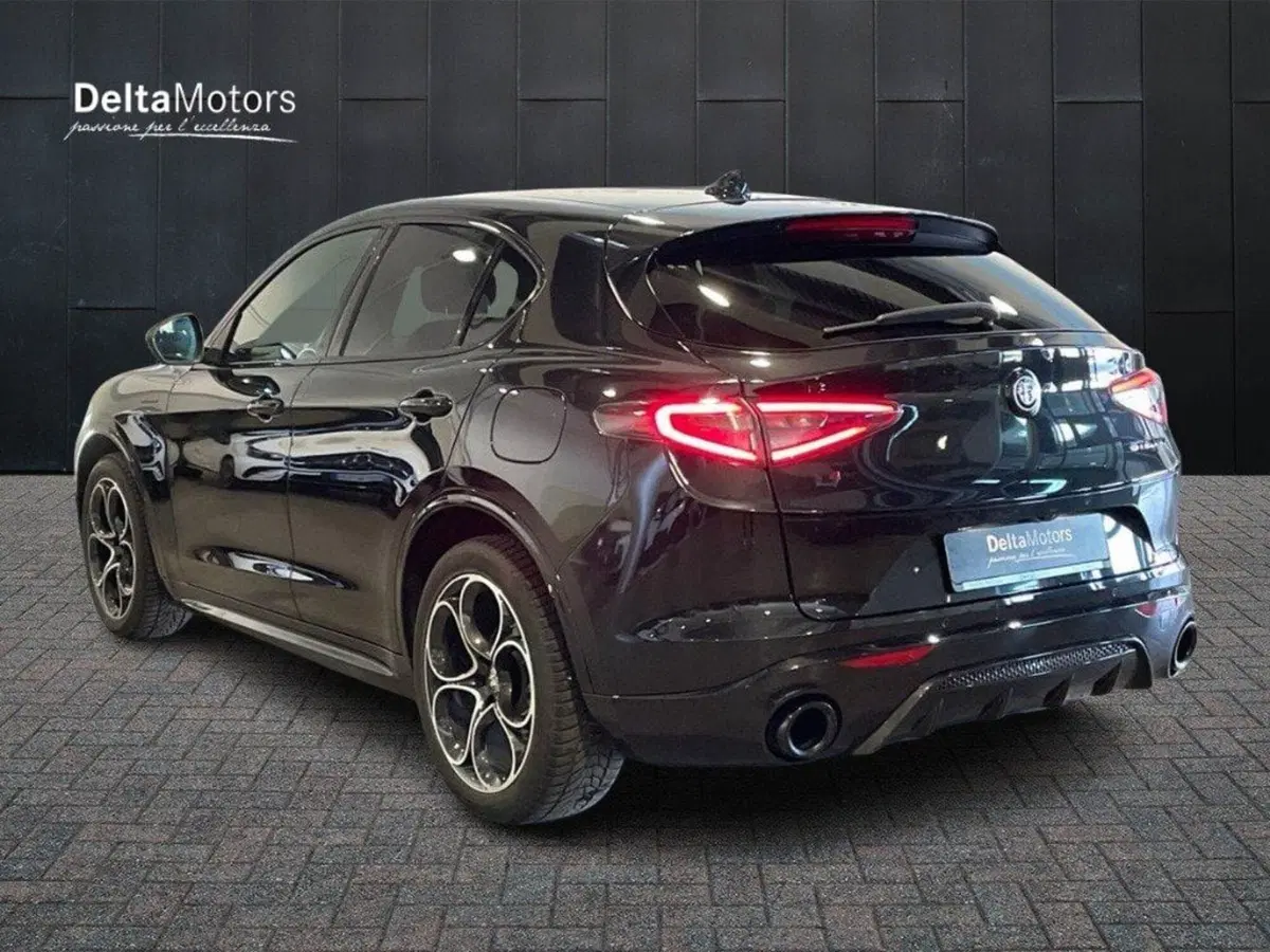 Alfa Romeo Stelvio usata a Macerata (3)