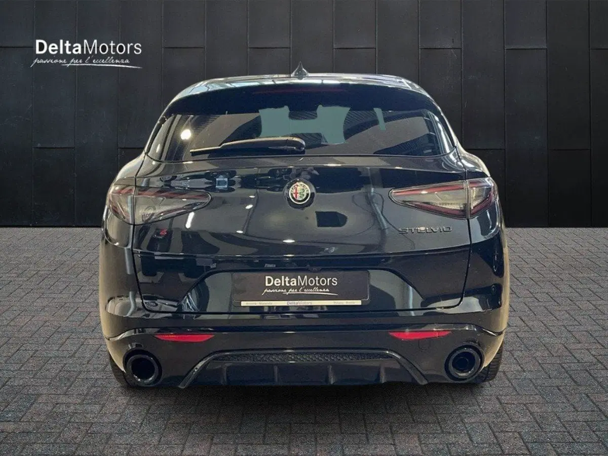 Alfa Romeo Stelvio usata a Macerata (4)