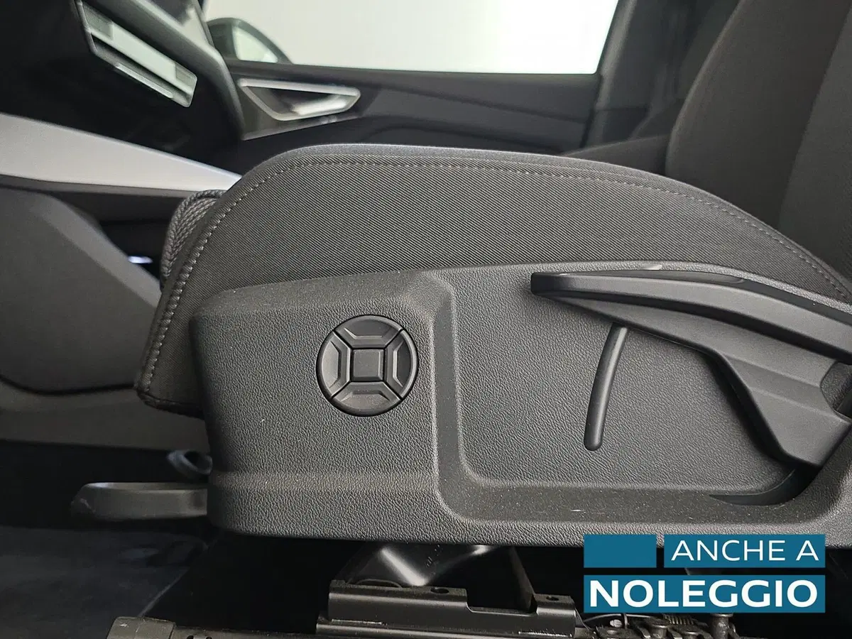 Audi Q4 usata a Alessandria (17)