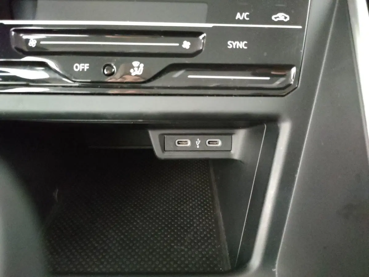 Volkswagen Taigo usata a Napoli (12)