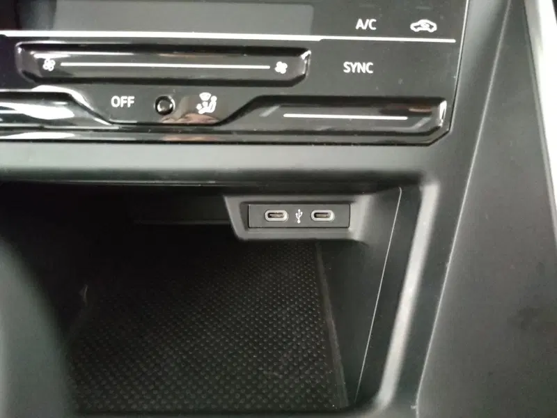 Volkswagen Taigo usata a Napoli (12)