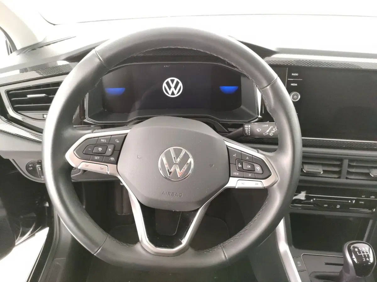Volkswagen Taigo usata a Napoli (8)