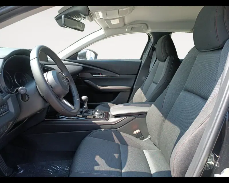 Mazda CX-30 nuova a Ravenna (9)