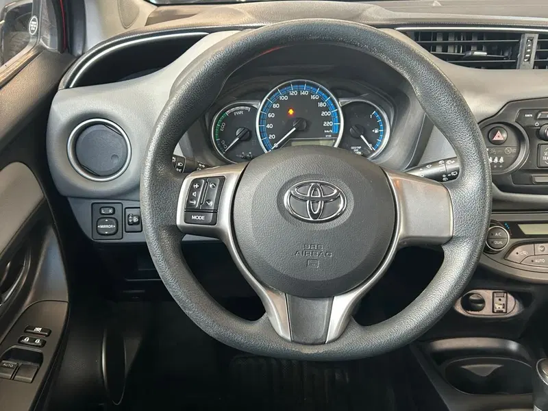Toyota Yaris usata a Bergamo (14)