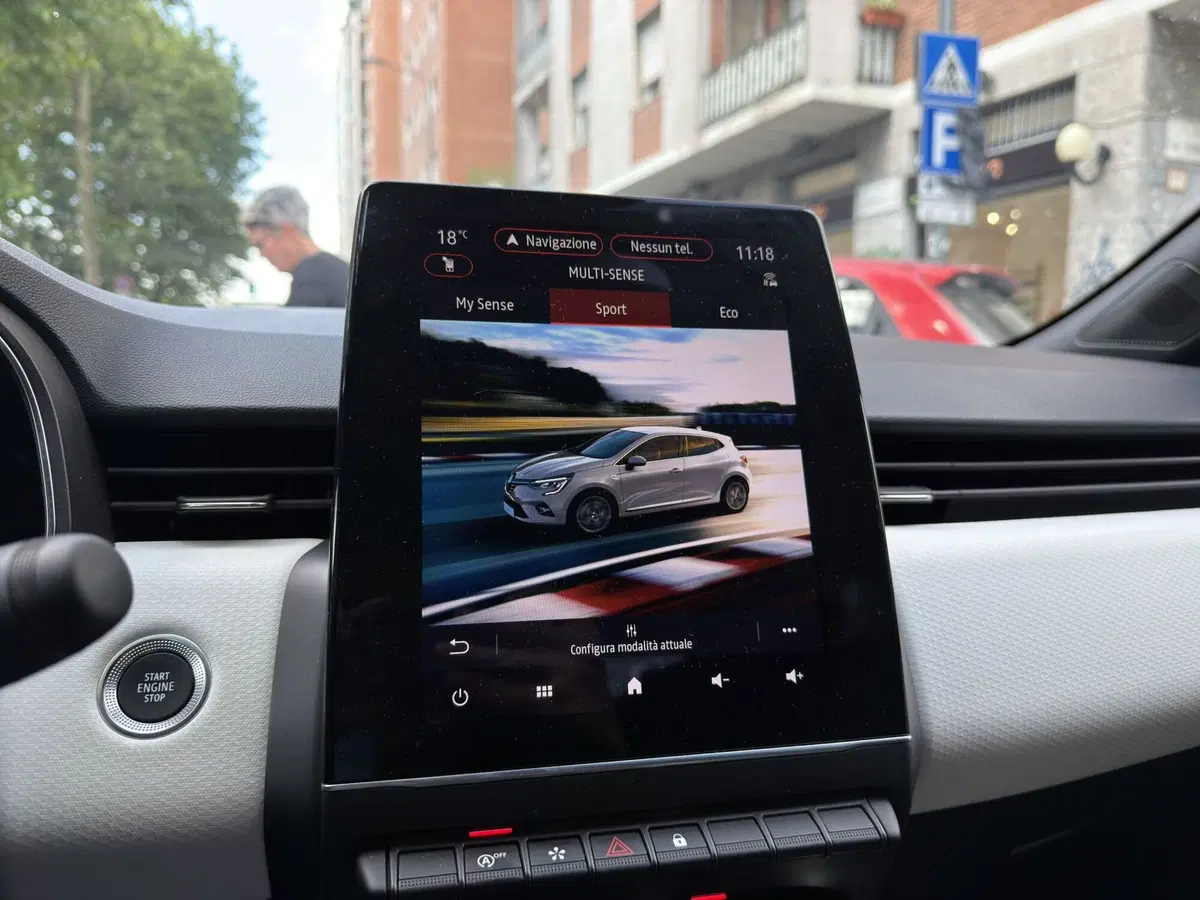 Renault Clio usata a Milano (13)