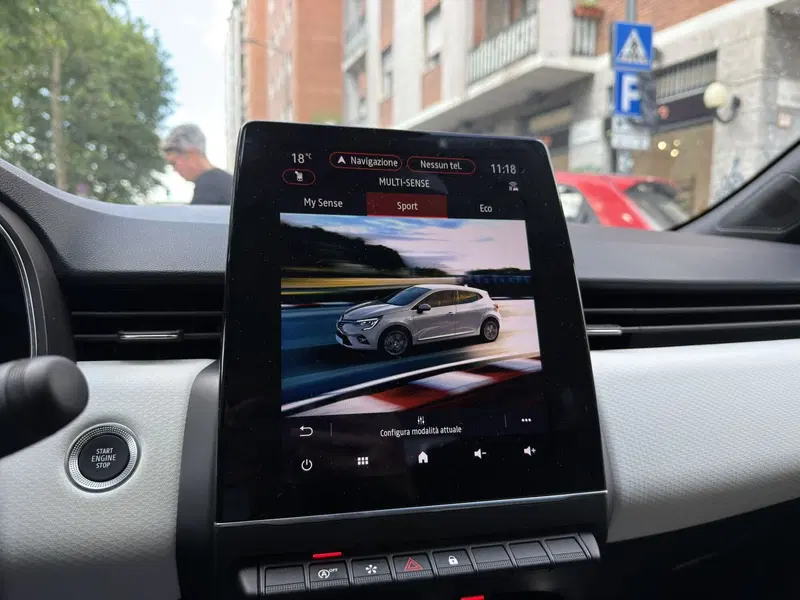 Renault Clio usata a Milano (13)