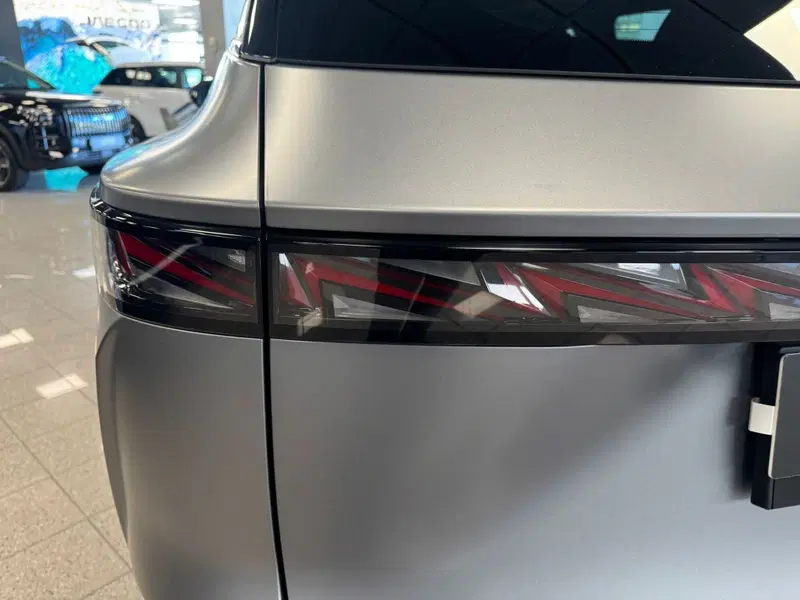 Omoda Omoda 7 SHS-P nuova a Milano (12)