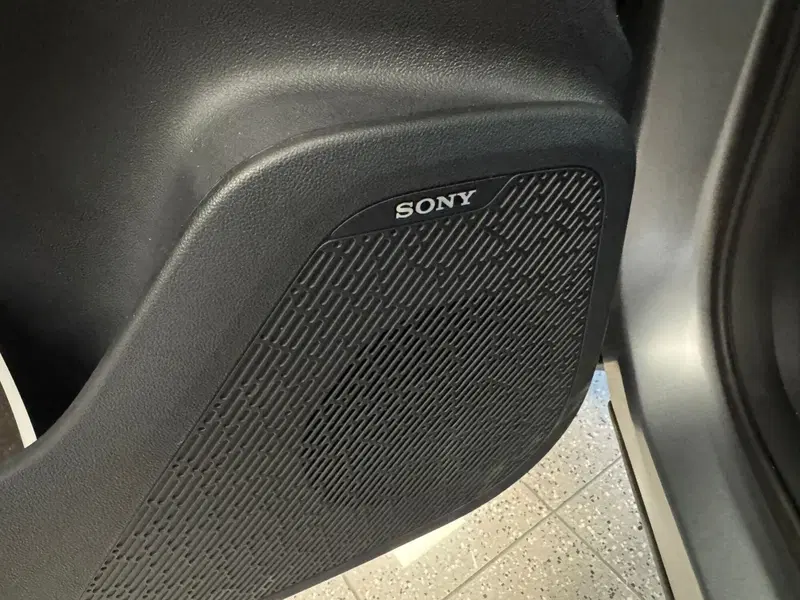 Omoda Omoda 7 SHS-P nuova a Milano (17)