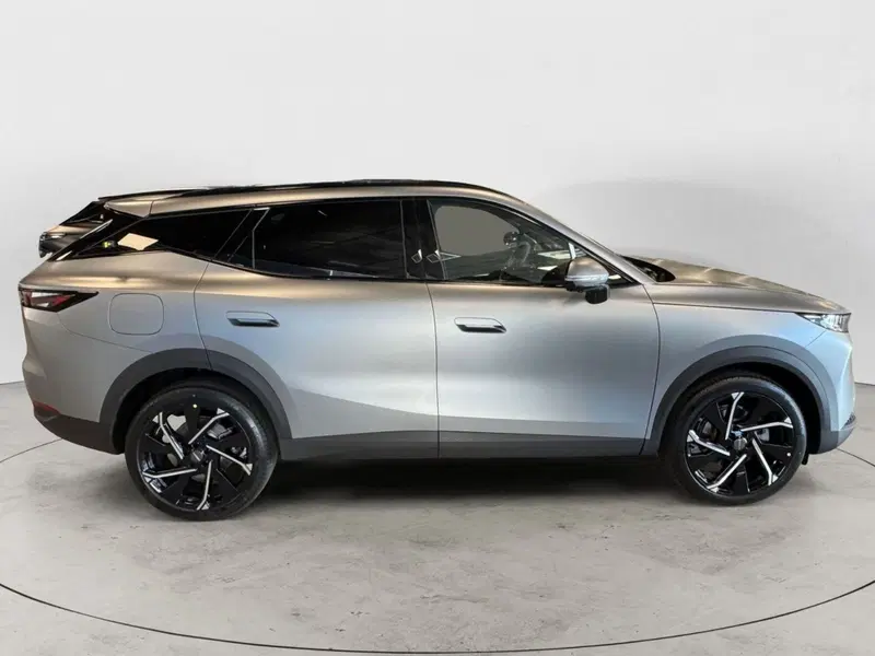 Omoda Omoda 7 SHS-P nuova a Milano (7)