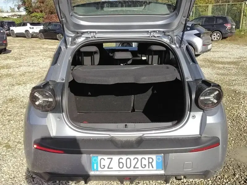 Lancia Ypsilon usata a Salerno (15)