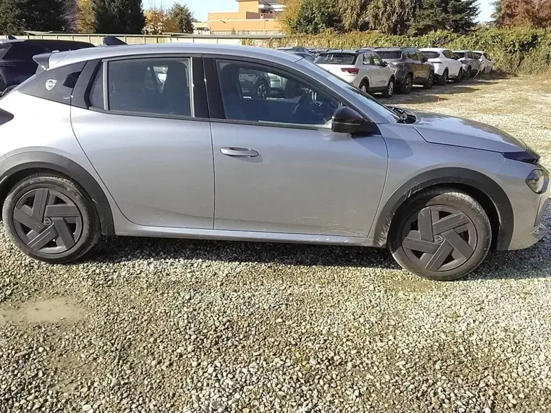 Lancia Ypsilon usata a Salerno (18)