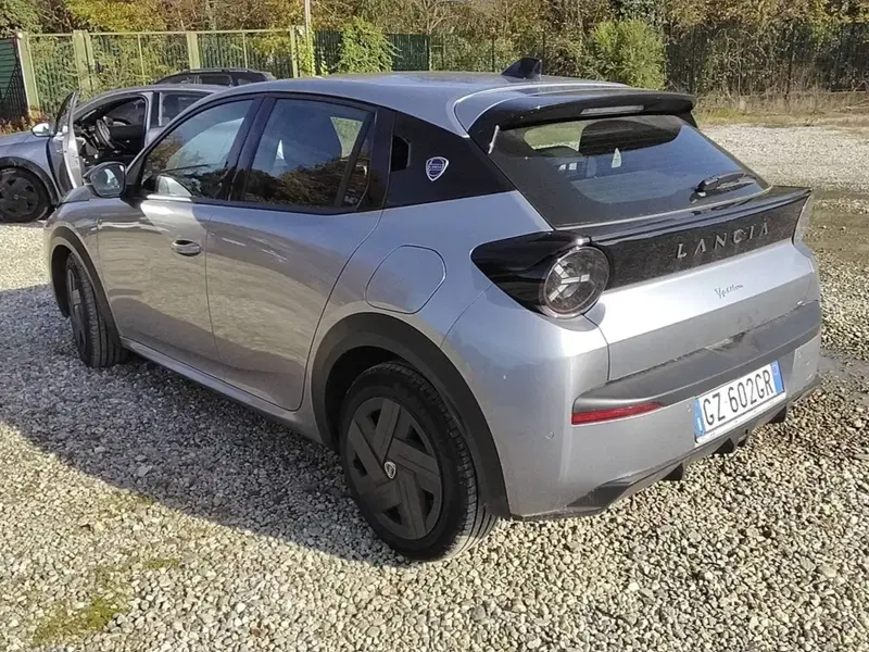 Lancia Ypsilon usata a Salerno (3)