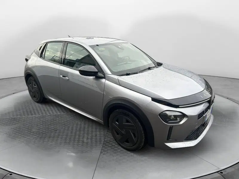 Lancia Ypsilon usata a Salerno (2)