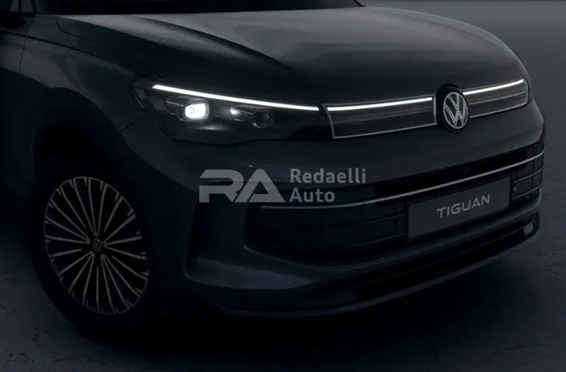 Volkswagen Tiguan nuova a Lecco (4)