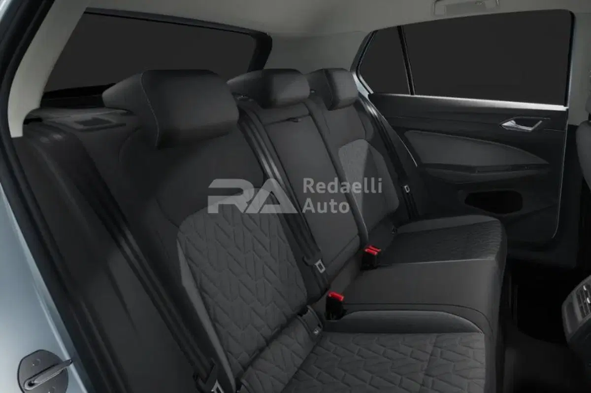 Volkswagen Golf nuova a Lecco (7)