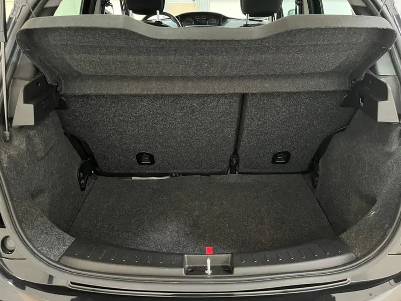 Lancia Ypsilon usata a Lucca (13)