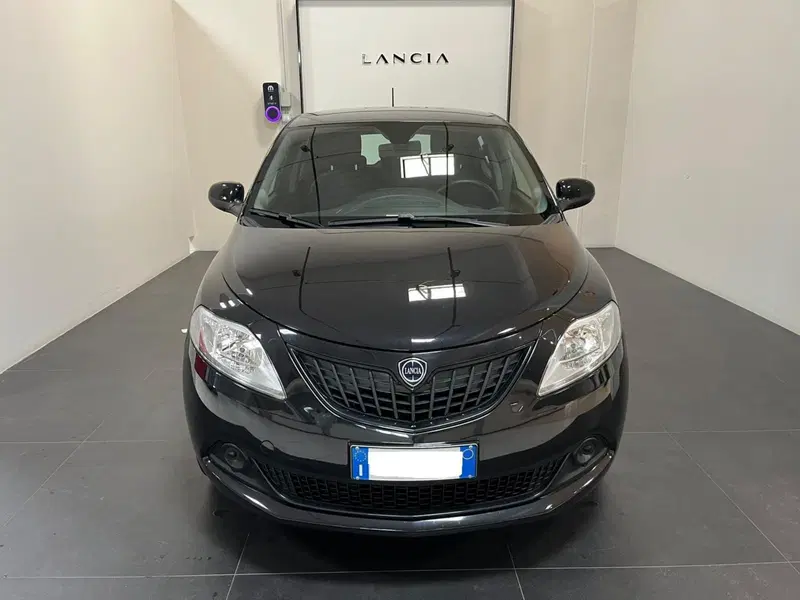 Lancia Ypsilon usata a Lucca (2)