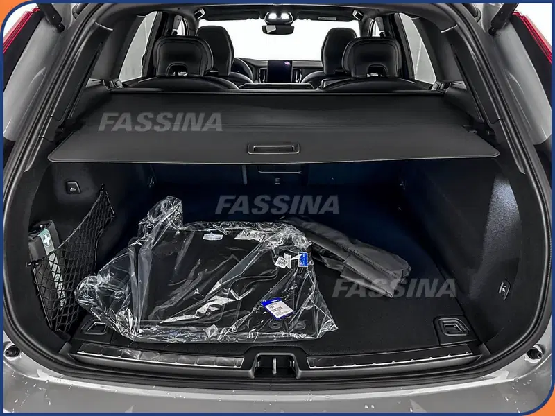 Volvo XC60 nuova a Milano (12)
