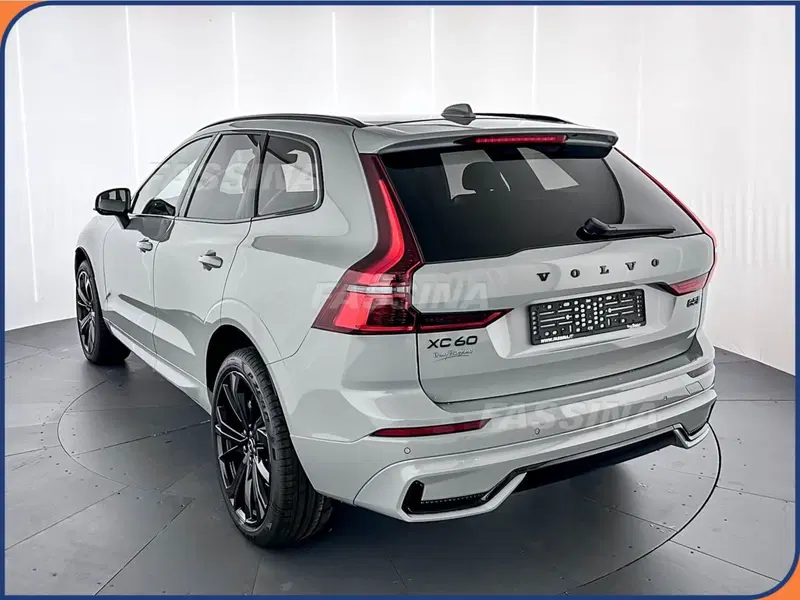 Volvo XC60 nuova a Milano (4)