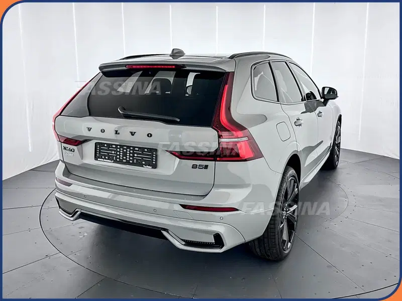 Volvo XC60 nuova a Milano (6)