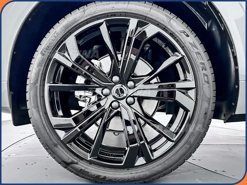 Volvo XC60 nuova a Milano (7)