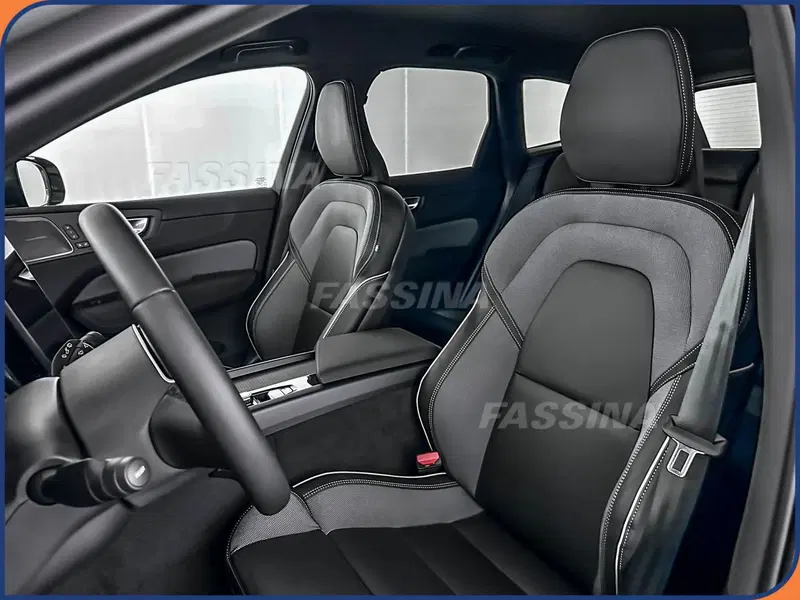 Volvo XC60 nuova a Milano (8)