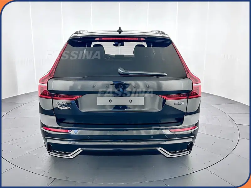 Volvo XC60 nuova a Milano (5)