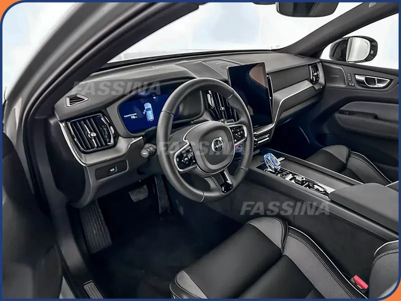 Volvo XC60 nuova a Milano (9)