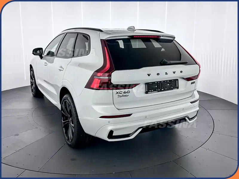 Volvo XC60 nuova a Milano (4)