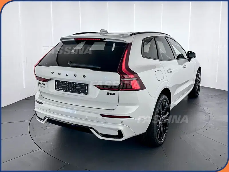 Volvo XC60 nuova a Milano (6)