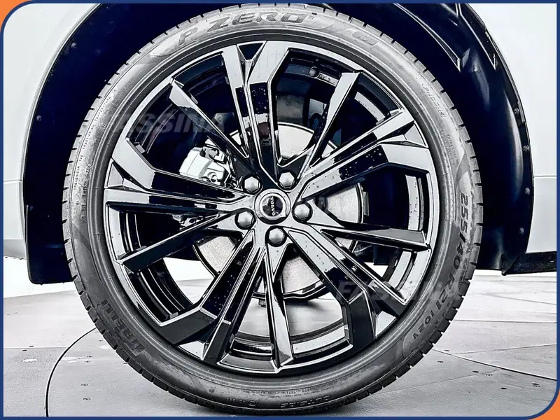 Volvo XC60 nuova a Milano (7)